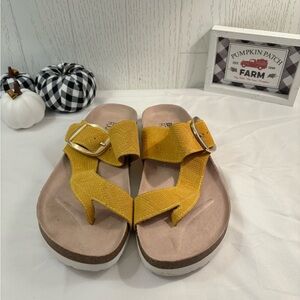 White Mountain footbeds sandals Size - 8